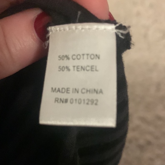 Black and grey striped tank top - Picture 4 of 4